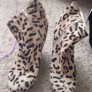 Cheetah prints platform hills